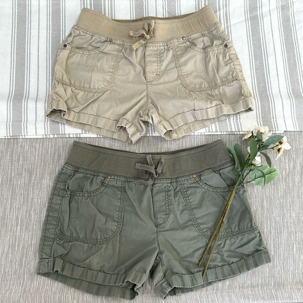 Bundle of 2 shortie shorts